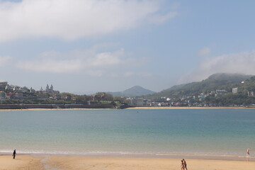 Fototapeta premium View of the beach and sea in San Sebastián 
