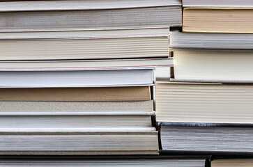 Torres de libros colocadas juntas