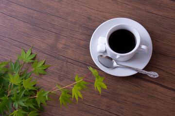 コーヒーとモミジ　朝のイメージ