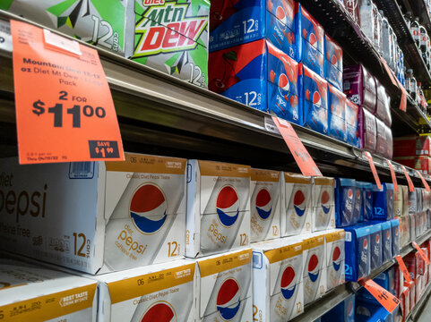 Mill Creek, WA USA - Circa April 2022: Angled, Selective Focus On A Variety Of Pepsi Products For Sale Inside A Town And Country Grocery Store.