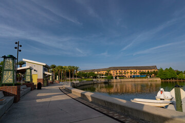 Fototapeta na wymiar Oviedo on the Park on Center Lake in downtown Oviedo, Florida near UCF