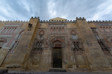 Obraz premium Medieval walls with ornament of old mosque in Cordoba, Andalusia, Spain
