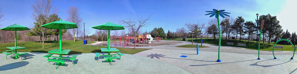 Obraz premium Web banner of the playground at the public park in springtime