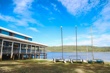 Smith's Lake, NSW Australia: A sunny day at the Frothy Coffee Boatshed Cafe