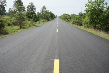 Obraz premium Yellow traffic line Used to divide the traffic direction.