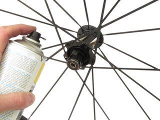 Démontage, remontage et analyse d'une roue de vélo.