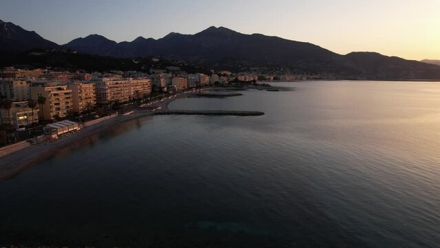 un matin au dessus de la ville de Roquebrune Cap Martin - C&ocirc;te d'Azur
