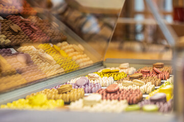 macarons en vitrine