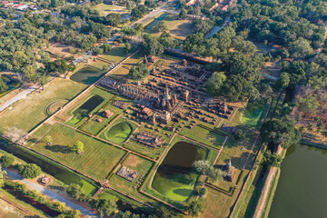 Fototapeta premium Aerial view of Wat Mahathat buddha and temple in Sukhothai Historical Park