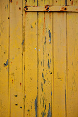 Planches de bois peinture jaune