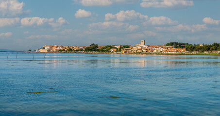 Naklejka premium Thau pond in Mèze near Sète in Occitanie, France