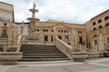 Obraz premium baroque fountain (pretoria) in palermo in sicily (italy)