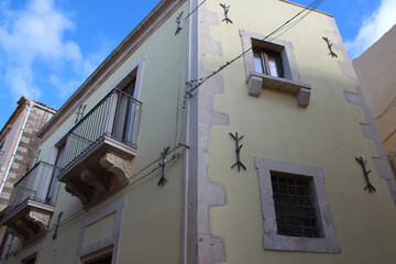 Fototapeta na wymiar house or flat building in noto in sicily (italy)