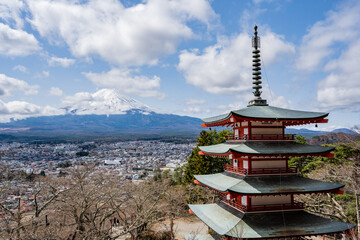 Naklejka premium 新倉山浅間公園 - 忠霊塔