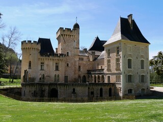 Fototapeta na wymiar Château fortifié du village de Campagne en Dordogne. Périgord Noir. France