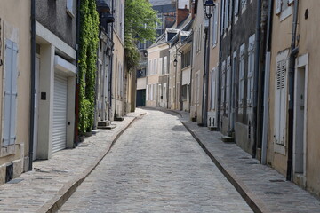 Rue typique, ville de Châteauroux, département de l'Indre, France