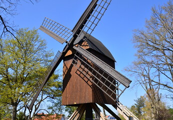 Historische Windmühle in Winsen am Fluss Aller, Niedersachsen