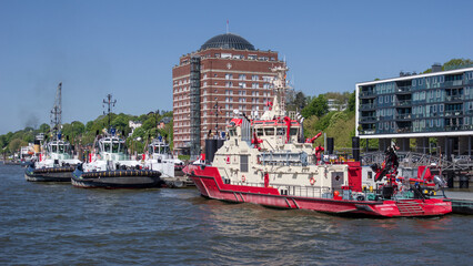 Hafen Hamburg Löschboot und Schlepper HD