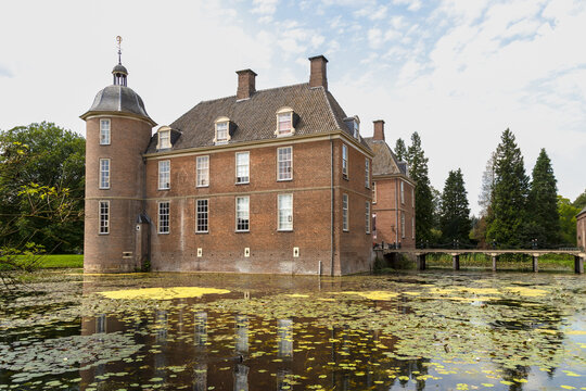 Old castle Slangenburg surrounded by a water moat in the Achterhoek near the town of Doetinchem in the Netherlands.