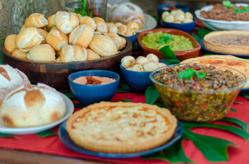 Café da tarde, pães e patês