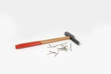 Outil - marteau et clous