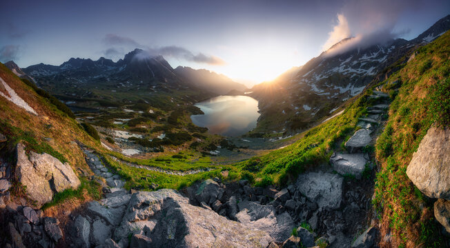 Fototapeta Sunrise in the valley