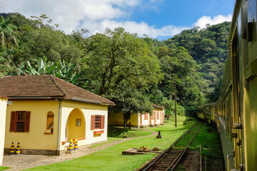 Fototapeta na wymiar touristic train in the Atlantic Rainforest in Curitiba, Brazil, way to Morretes