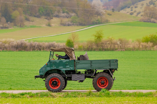 Unimog german oldtimer vintage 4x4 offroad truck