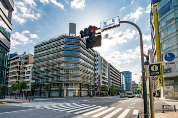 新しく名称変更された兜町交差点
