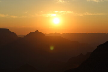 Full sunrise at the Grand Canyon