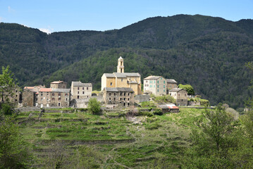 Hameau de Pietricaggio dans la Castagniccia. Corse © JFBRUNEAU