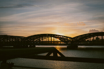 Fototapeta na wymiar city harbour bridge elbbrücke