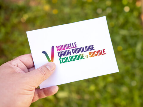 Nouvelle Union populaire écologique et sociale - NUPES - bulletin de vote marqué du logo NUPES, coalition de partis politiques de gauche français créée pour les législatives de 2022 en France 