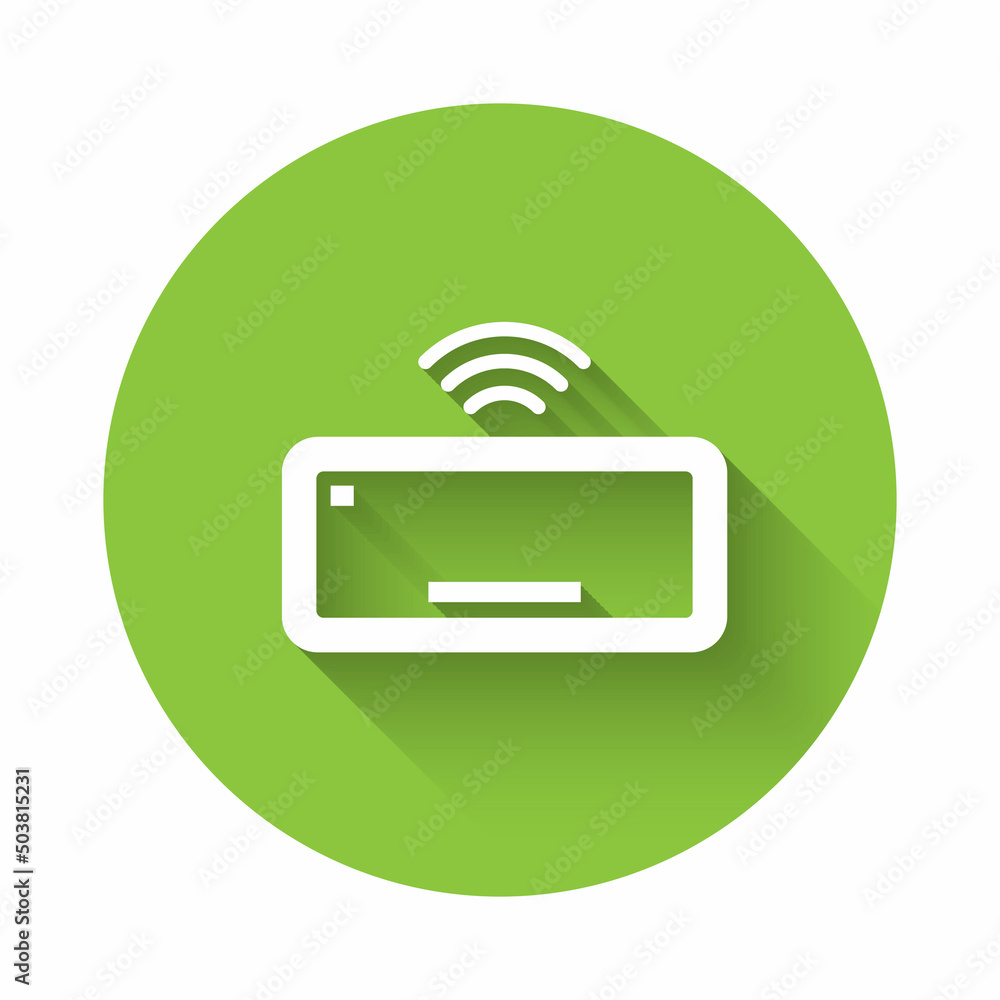 Poster white computer keyboard icon isolated with long shadow background. pc component sign. green circle b