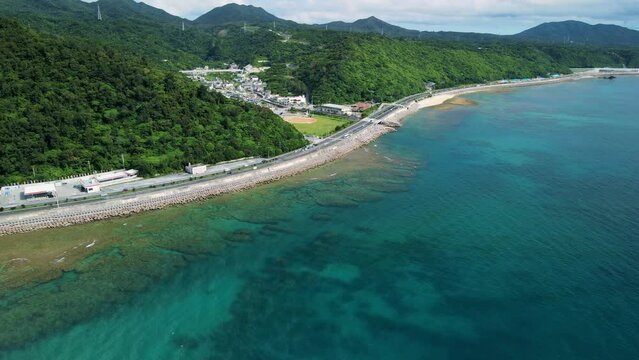 【沖縄・航空撮影】名護宜野座線と青い海を航空撮影①