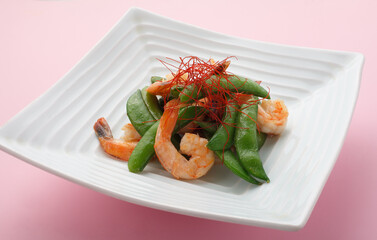 海老とスナップえんどうのソテー