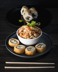 Plato de comida Japonesa, Sushi, Yakimeshi, roll