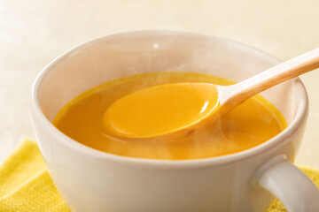 新鮮素材のかぼちゃのポタージュスープ