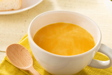 新鮮素材のかぼちゃのポタージュスープ