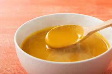 新鮮素材のかぼちゃのポタージュスープ