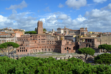 Fototapeta na wymiar ROME, ITALY, panoramic cityscape with blue sky and clouds , Old roma buildings 