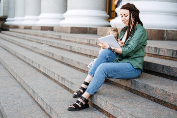 Earn extra money, Side hustle, money making, Gig economy, hustling, digital nomad. Side Jobs to...