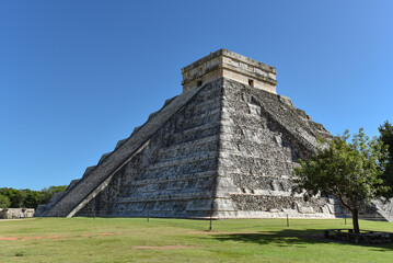 Temple of Kukulcan, Mesoamerican step-pyramid, at Chichen Itza, Mexico