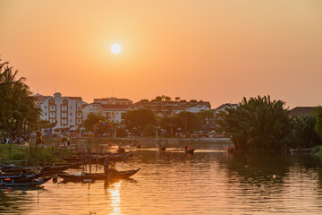 Obraz premium Awesome view of the Thu Bon River at sunset, Vietnam