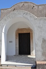 Fototapeta na wymiar Capri - Ingresso della Chiesa di Santa Maria del Soccorso a Villa Jovis