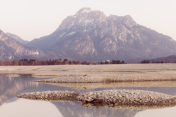 Berg mit leerem Forggensee