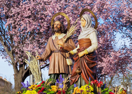 San Isidro labrador y Santa Mar&iacute;a de la Cabeza. Procesi&oacute;n en Torrelaguna, Madrid, Espa&ntilde;a.