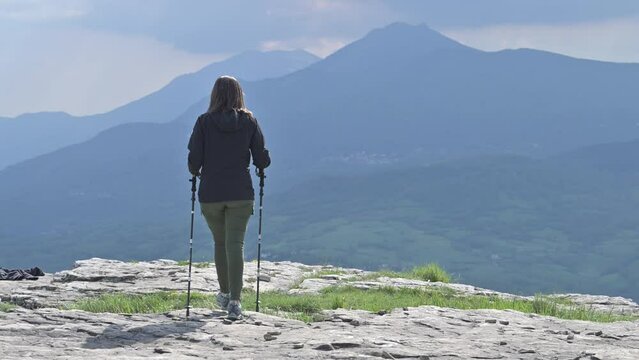 Escursione con in montagna