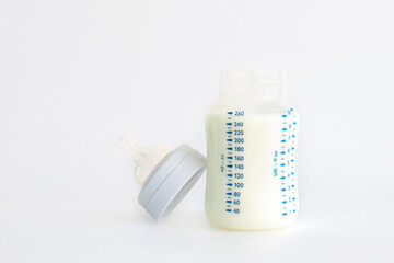 Ready-to-drink milk for babies - 503964872