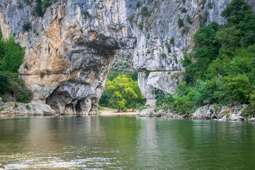 Fototapeta na wymiar Ardèche pont d'arc